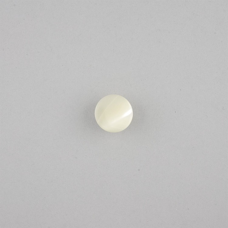 AUSTRALIAN MOTHER OF PEARL BUTTON WITH SHANK - WHITE